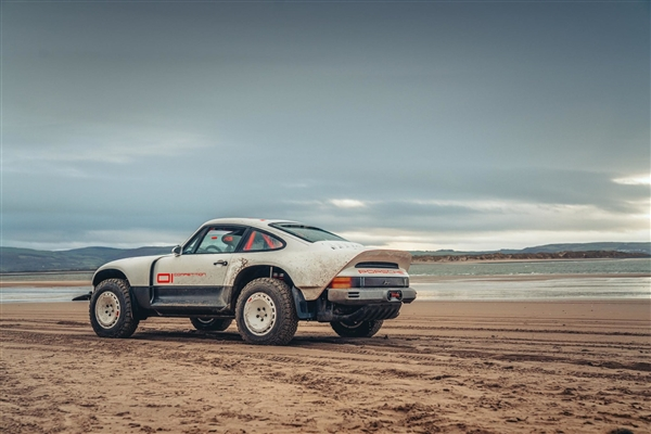 保时捷911拉力版亮相：可以进沙漠的跑车！