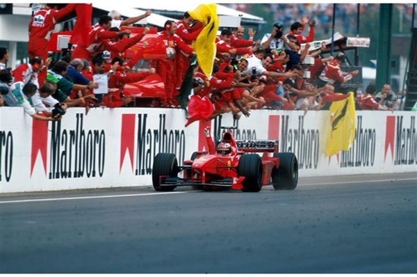 3122万元！车王舒马赫1998年F1赛车被出售
