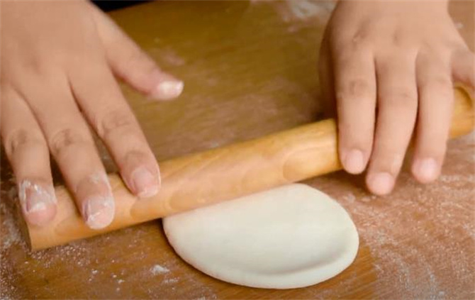 家常发面饼新做法，到锅个个起大泡，暄软又蓬松，比面包还好吃(图4)