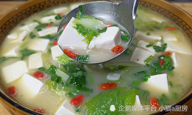 白菜豆腐汤这样做，汤色浓白，味道清香味美，特别开胃好吃(图3)