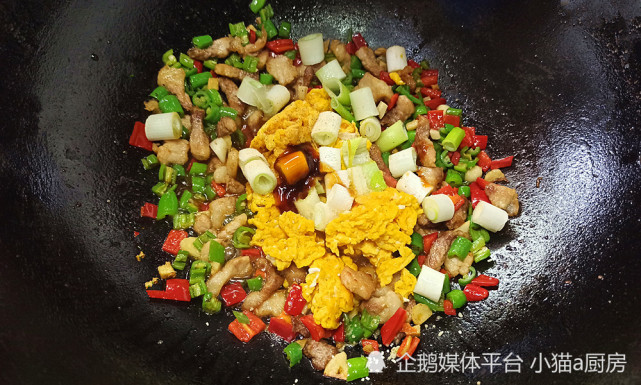 农家人喜欢的下饭菜：“辣椒鸡蛋炒肉”做法，香辣开胃，解馋过瘾！(图10)